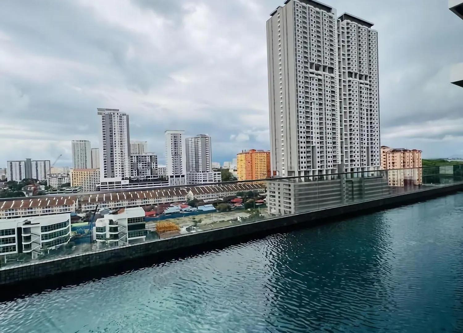 Daire Urban Suites R L 6Pax 2R2B L Seaview &Cityview L Georgetown Jelutong Malezya
